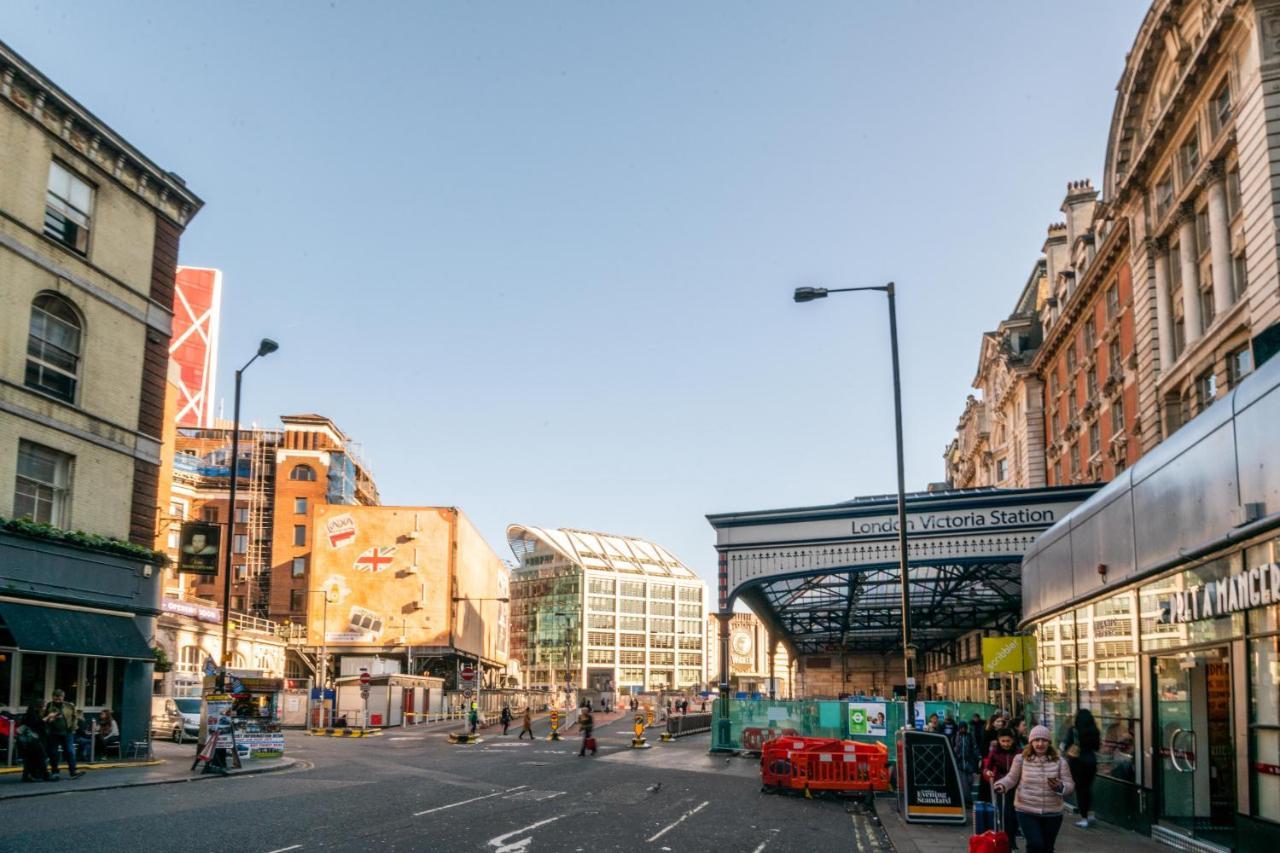 Luxurious Victoria Home By The Apollo Theatre By Underthedoormat Londres Exterior foto